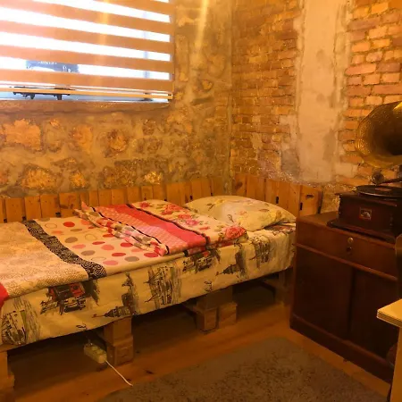 Ozzy Homes Apartment *
